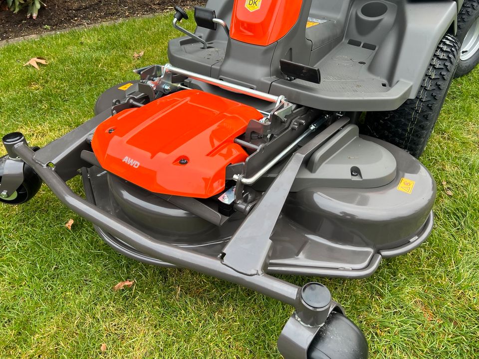 Husqvarna Rider R418TsX AWD inkl. Mähwerk Aufsitzmäher Mulcher in