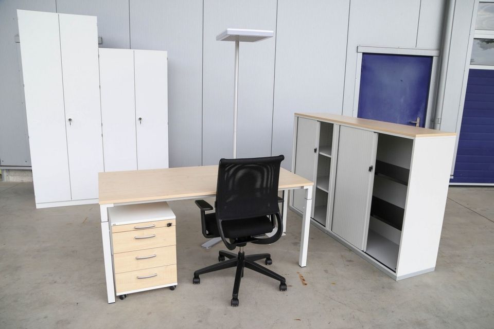 Schreibtisch Bürotisch Büromöbel Bürodrehstuhl Steelcase KK10499 in Rot am See