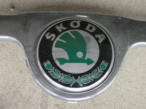 Skoda Emblem Logo 80 90 mm schwarz Glanz matt Fabia Octavia Super in  Nordrhein-Westfalen - Gevelsberg, Tuning & Styling Anzeigen