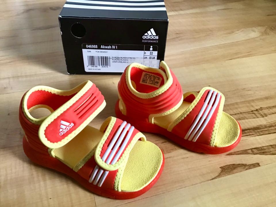 Baby Badeschuhe adidas Gr. 22 im Originalkarton, ungetragen in Neu Wulmstorf