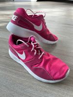 Nike Turnschuhe Halle Schulsport Gr. 35.5 Pink Kreis Pinneberg - Quickborn Vorschau