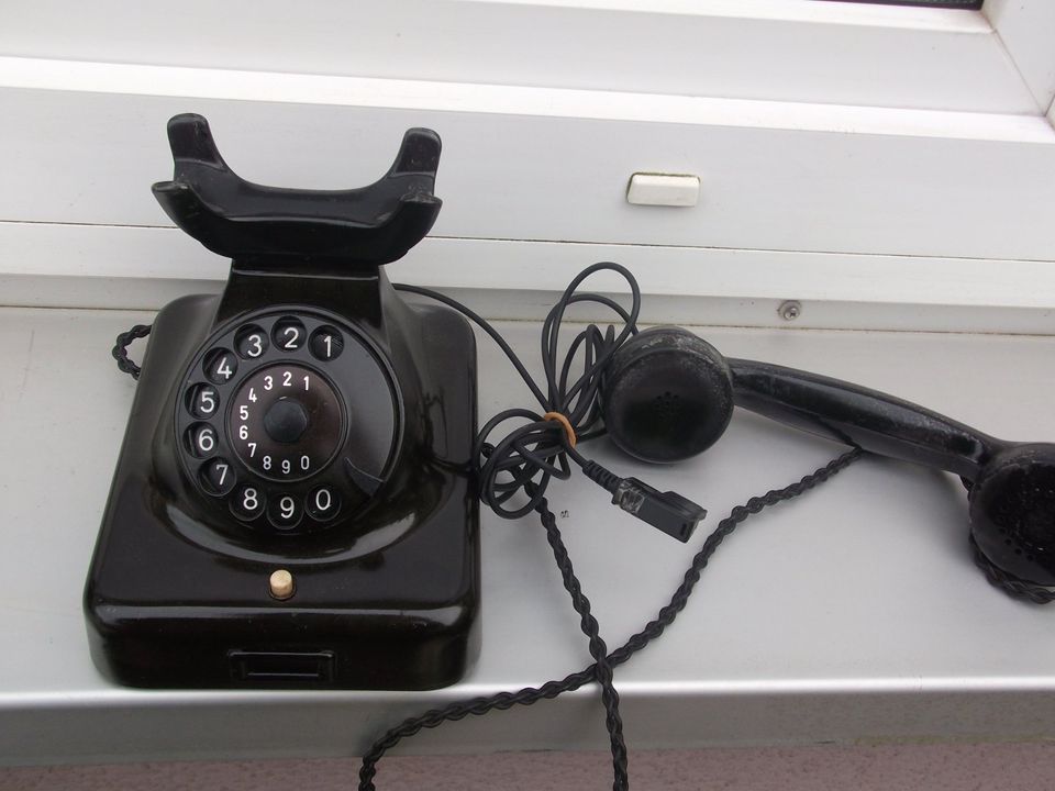 2 Bakelit Telefone Wählscheibe in schwarz: Post W49 & W49 Siemens in Hamburg