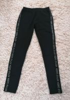 Leggins Gr. 134/140, schwarz mit Aufschrift, Hose Sachsen-Anhalt - Naumburg (Saale) Vorschau