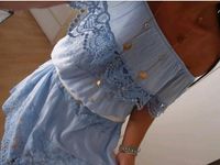 Kleid Spitze Volant Gr. L 42 Carmen Ausschnitt babyblau neuwertig Brandenburg - Dallgow Vorschau