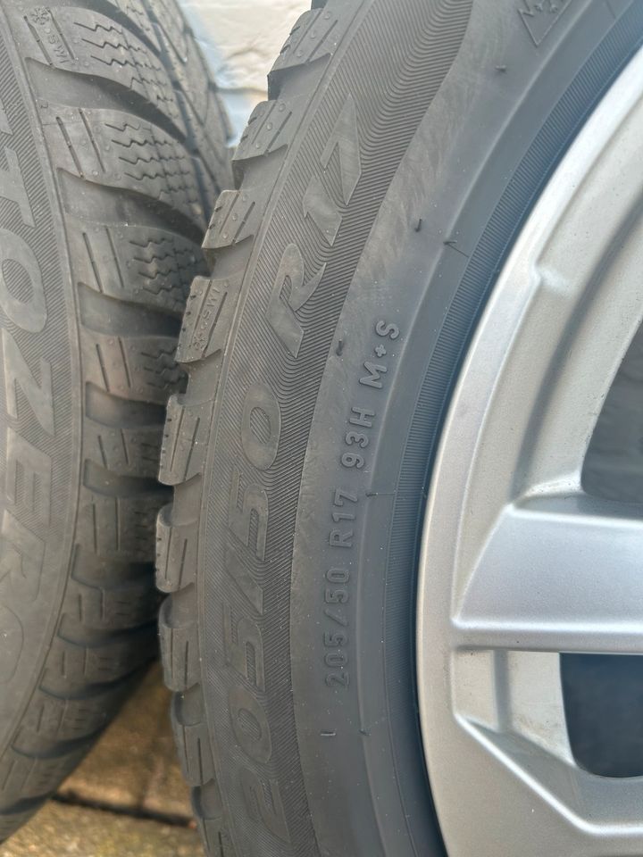 Audi Alufelgen inkl. Pirelli Winterreifen 17 Zoll - NEUWERTIG! in Gelsenkirchen