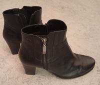 Gerry Weber Leder Stiefeletten Größe 38, schwarz Friedrichshain-Kreuzberg - Kreuzberg Vorschau