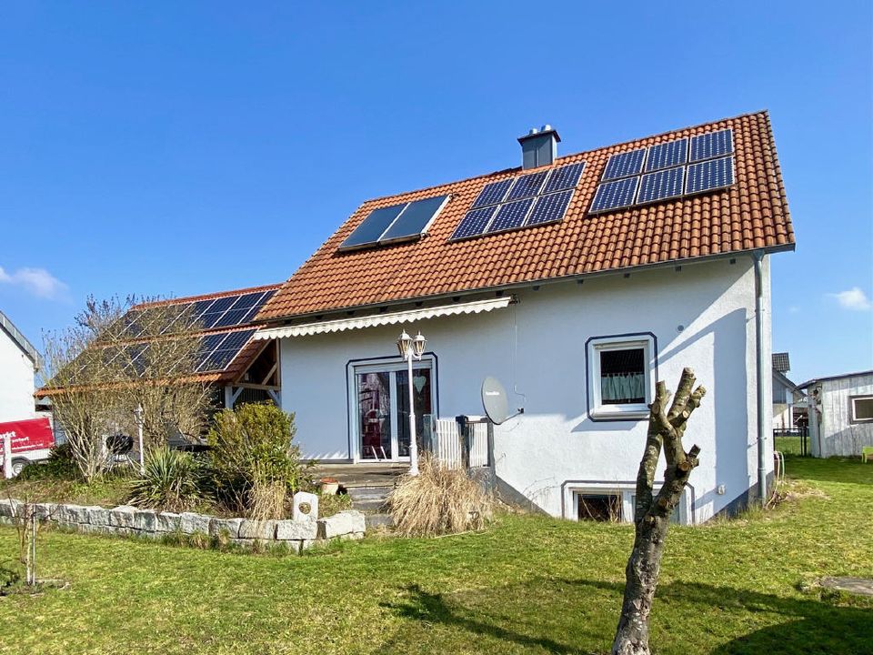 Modern und Energieeffizient - Einfamilienhaus in Höchstadt a. d. Aisch - Einziehen und sofort wohlfühlen. in Höchstadt