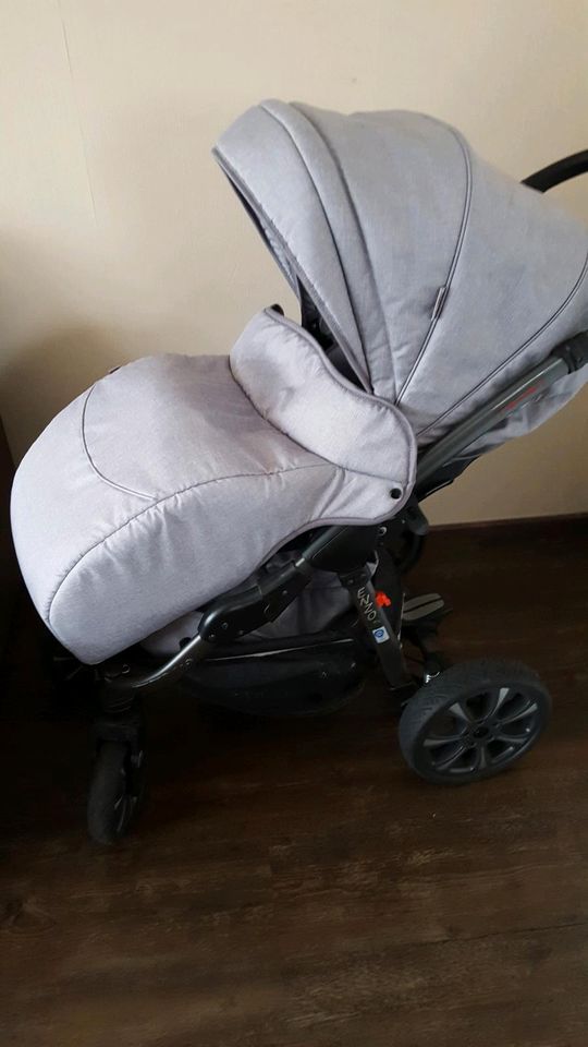 Kinderwagen mit Buggyaufsatz in Haßbergen