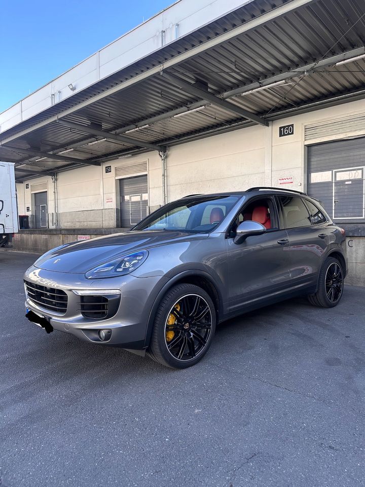 Porsche Cayenne S Diesel V8 Keramik Pano Sport Chrono Paket in Friedberg (Hessen)