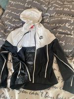 Nike Jacke Größe xs Niedersachsen - Amt Neuhaus Vorschau