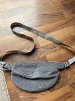 Handarbeit selbst genähte Bauchtasche Umhängetasche grau Cord NEU Schleswig-Holstein - Altenholz Vorschau