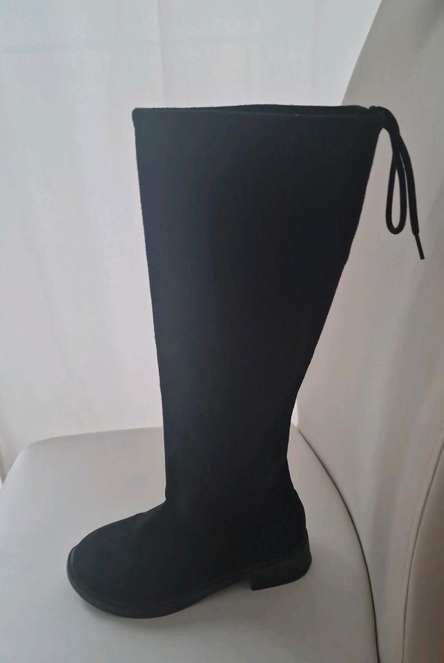 Lange Damen Stiefel, Gr. 38/39, schwarz, zum Kleid, Rock in Queis