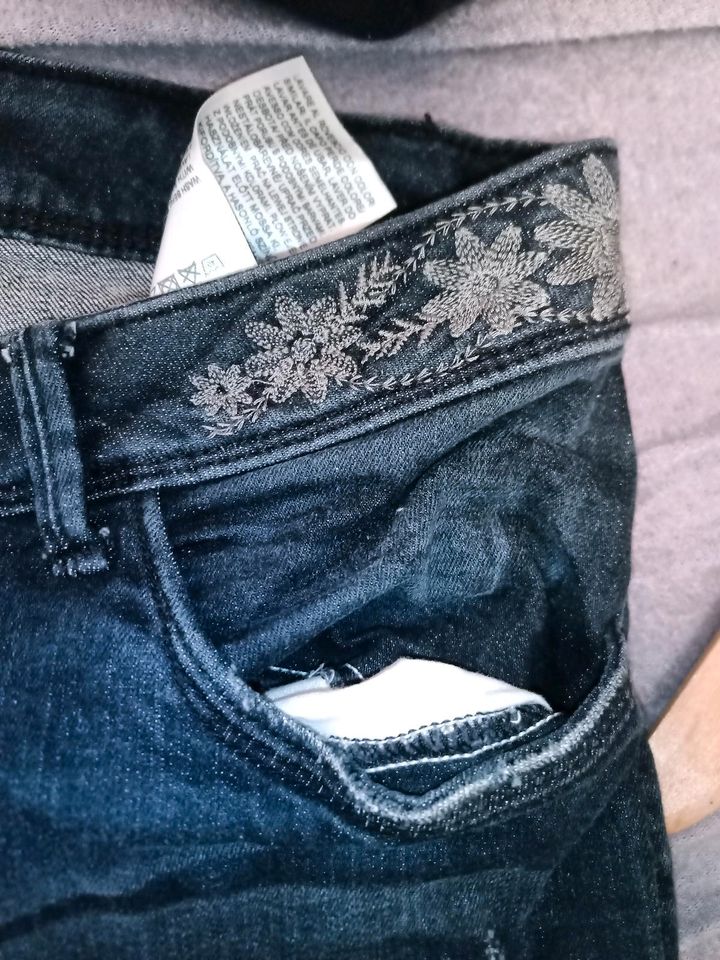 Kurze Hose, schwarz gr44, Jeans in Mönchengladbach