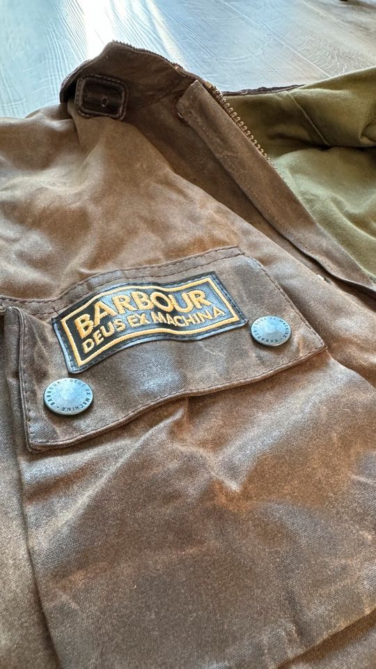 Barbour X Deus ex Machina | limitierte Wachsjacke in Berlin