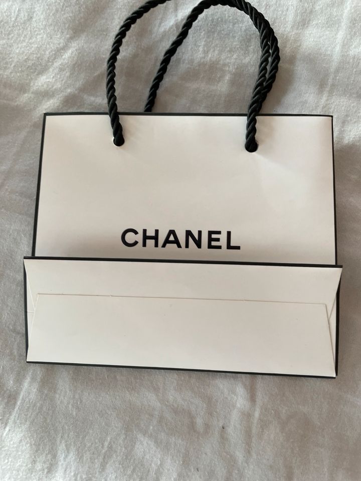 Chanel Verpackungen in Celle