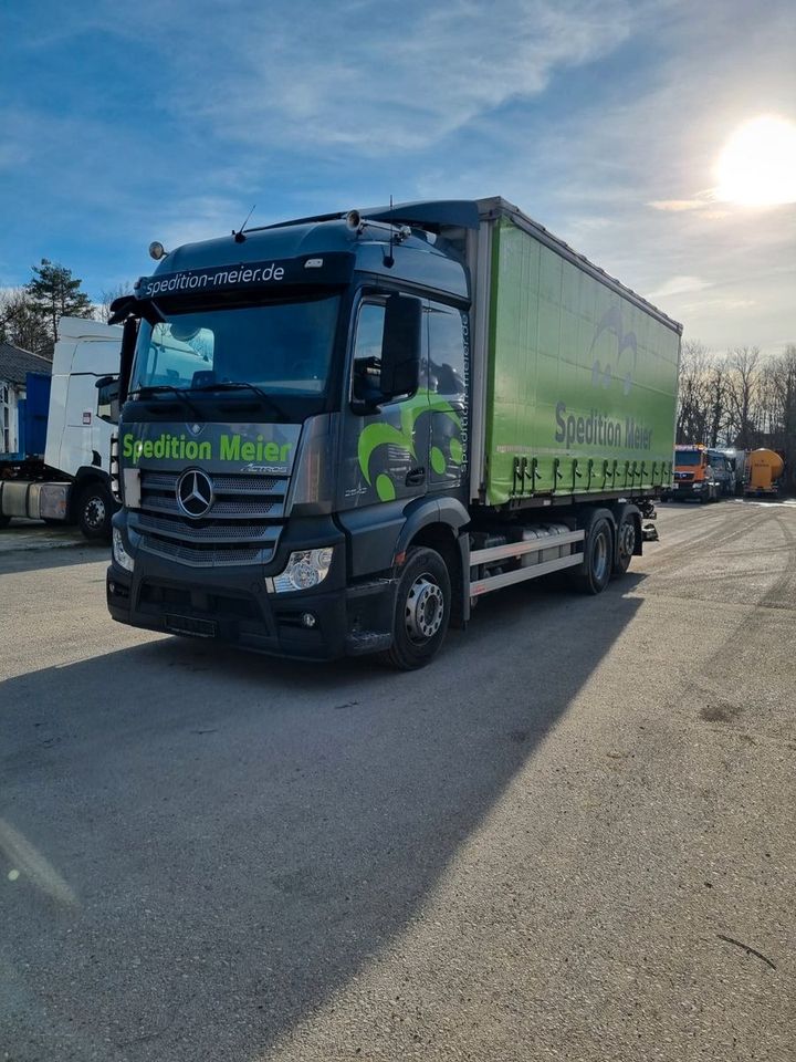 Mercedes-Benz Actros 2542 6x2 in Fürstenfeldbruck