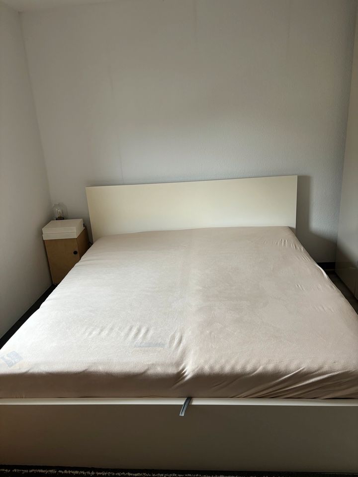IKEA MALM Doppelbett mit Aufbewahrung und Matratzen-weiß 180x200 in Wetzlar