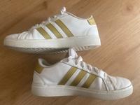 Adidas Sneaker weiß/gold Gr. 38 Hessen - Felsberg Vorschau