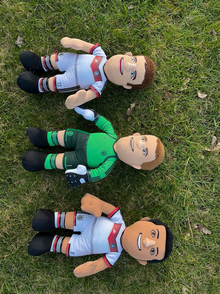 Fußballer Puppen: Neuer, Özil und Müller 28 cm in Warendorf