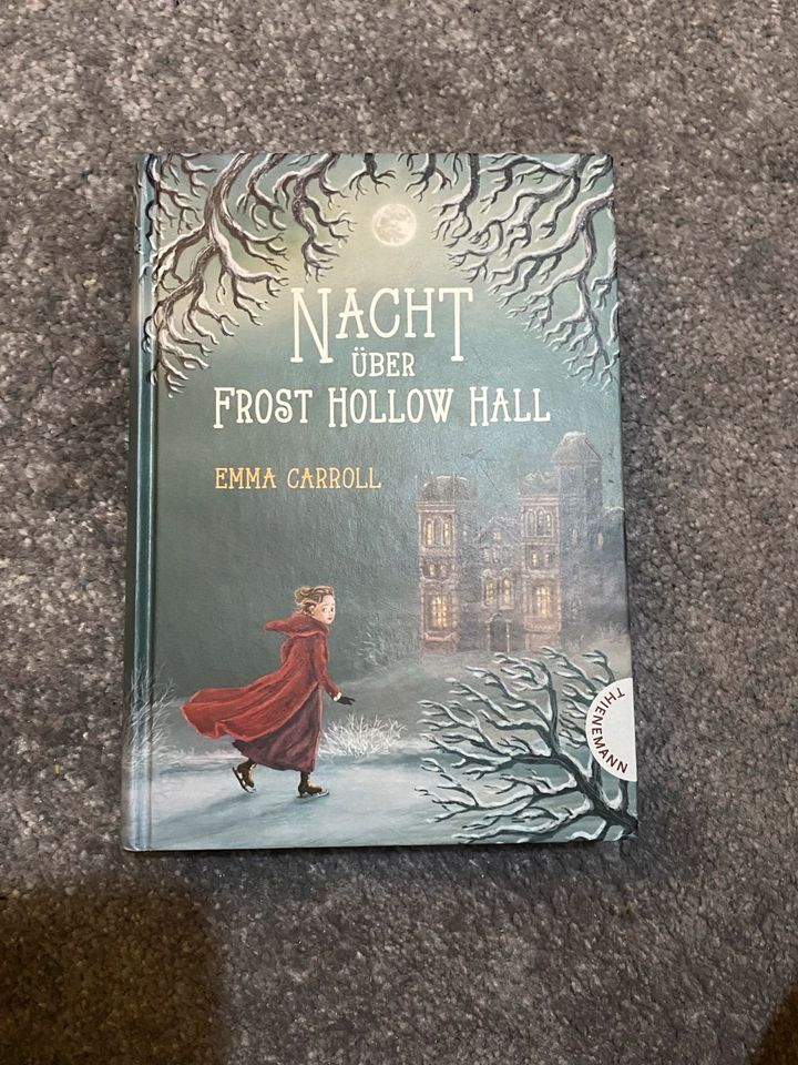Buch: Nacht über Forest hallow hall in Bamberg