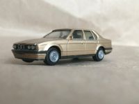 Herpa / Wiking BMW E32 Modellauto BMW 735 740 750 – 1:87 - gold Bayern - Regensburg Vorschau