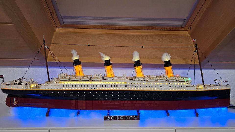 Lego Creator Expert Titanic 10294 + LED Beleuchtung in Böbingen an der Rems