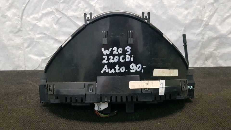 MB W203 220 CDi Automatik Kombiinstrument Tacho Tachometer in Hamburg