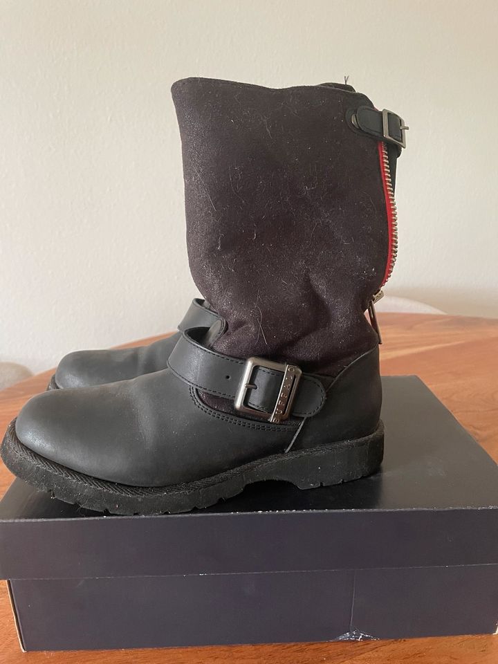 Schwarze Buffalo Stiefel in Hilden