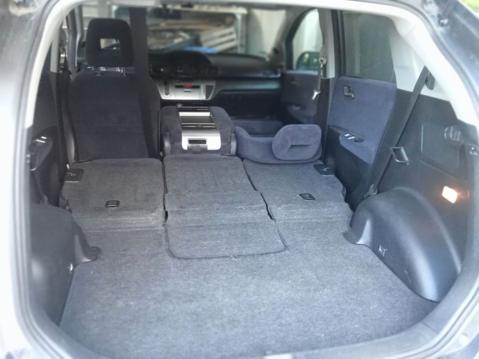 Honda FR-V 1.8 i- 6 Sitzer, ALU, Klima Automatik in Büdingen