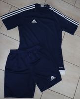 Adidas climalite kurze Hose und T-Shirt dunkelblau Gr. 164 Hessen - Usingen Vorschau