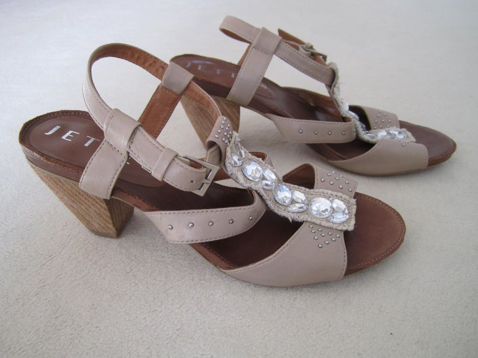 JETTE Sandalen Gr. 37 beige Leder Straß neuwertig in Nordhausen