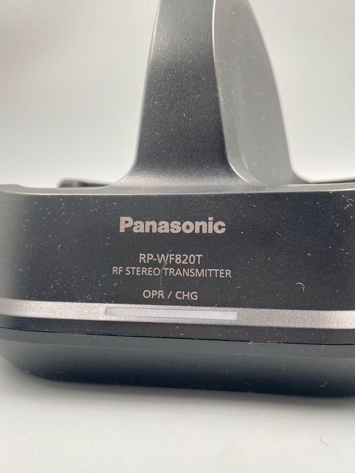 * WIRELESS OVER EAR KOPFHÖRER PANASONIC RP-WF820 LADESTATION in Berlin