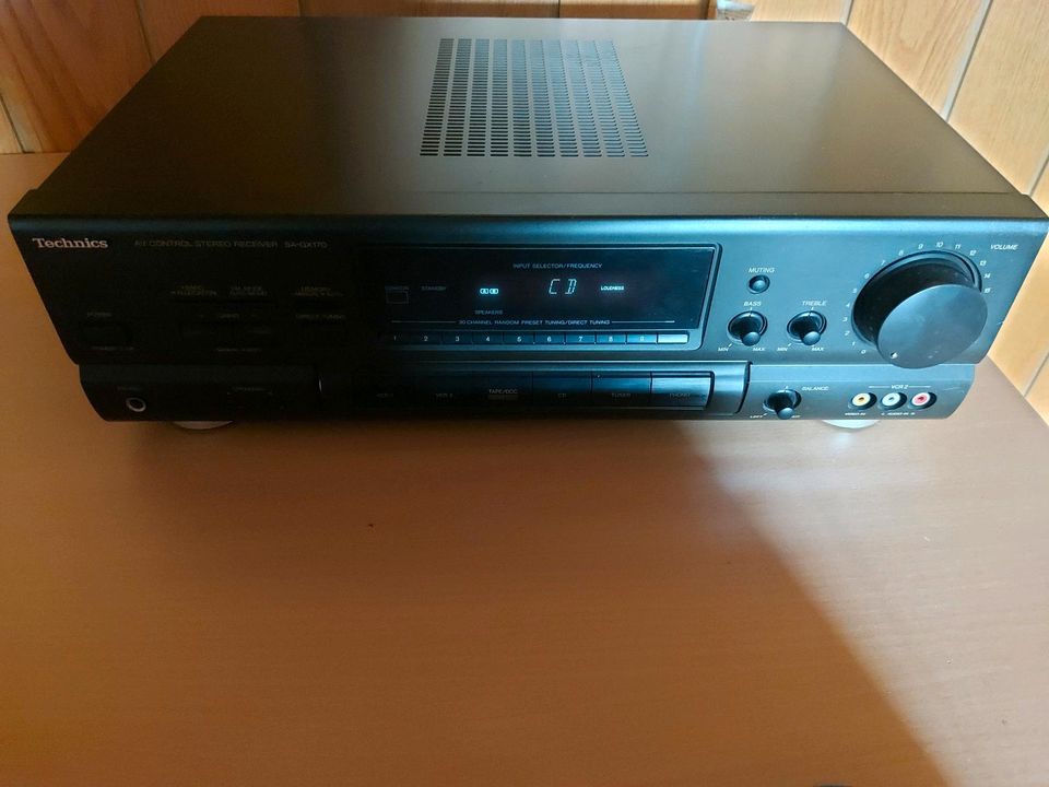 Techniks AV  Control Stereo Receiver in Lage