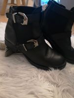 Stiefelette mit coolen Schnallen von Cinti Hessen - Fulda Vorschau