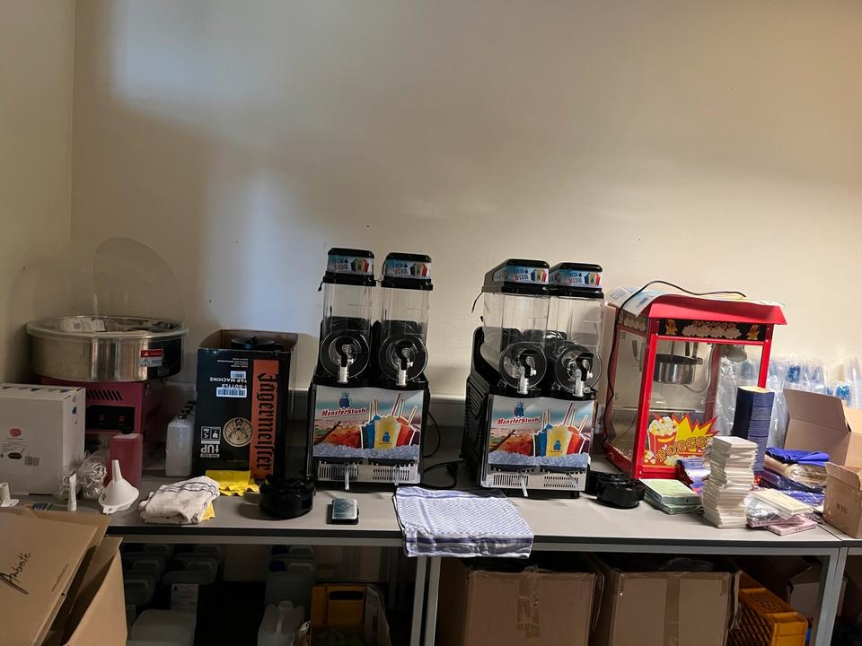 Slusheis, Slush Eismaschine, Popcorn, Crepes, Zuckerwatte mieten in Schaalby