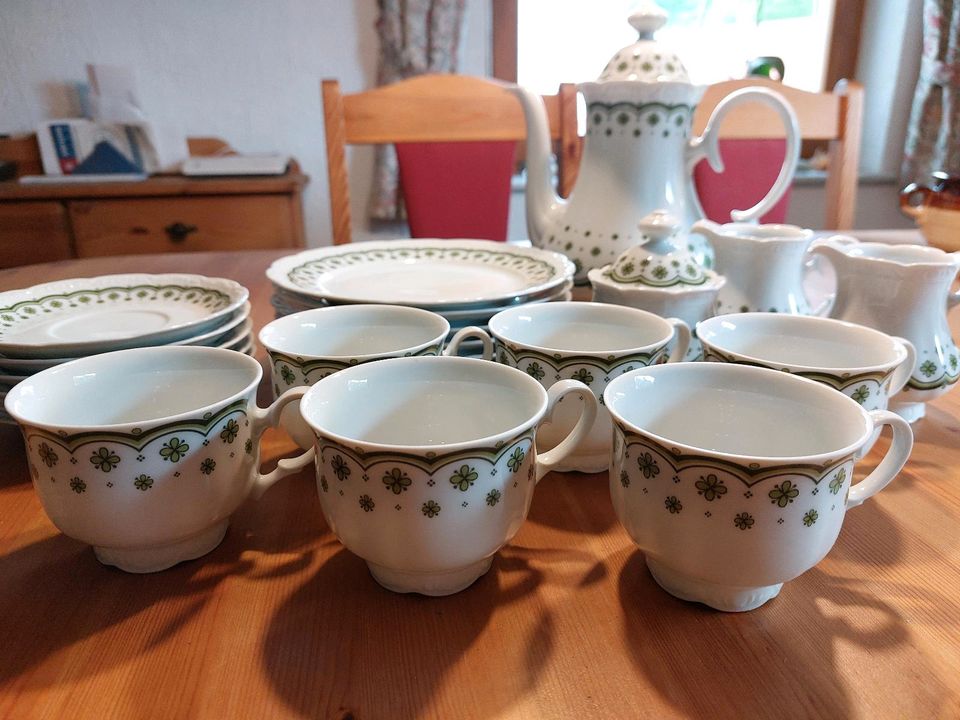 Mitterteich Kaffeeservice elegantes Porzellan-Set dezentes Muster in Georgensgmünd
