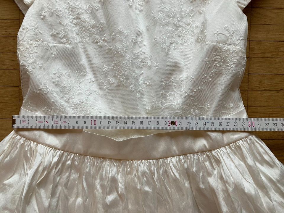 Kleid, Hochzeit, Sommer, Mädchen; creme; Marks & Spencer; Gr. 152 in München