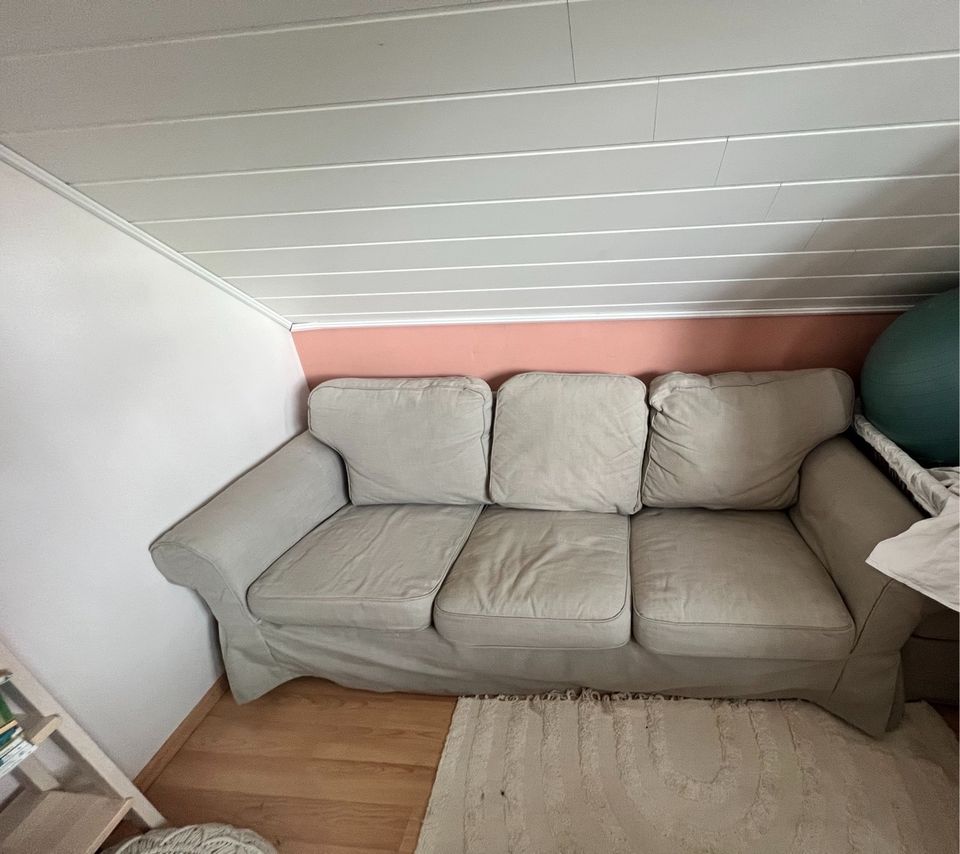 IKEA Couch mit Hocker in Dalheim