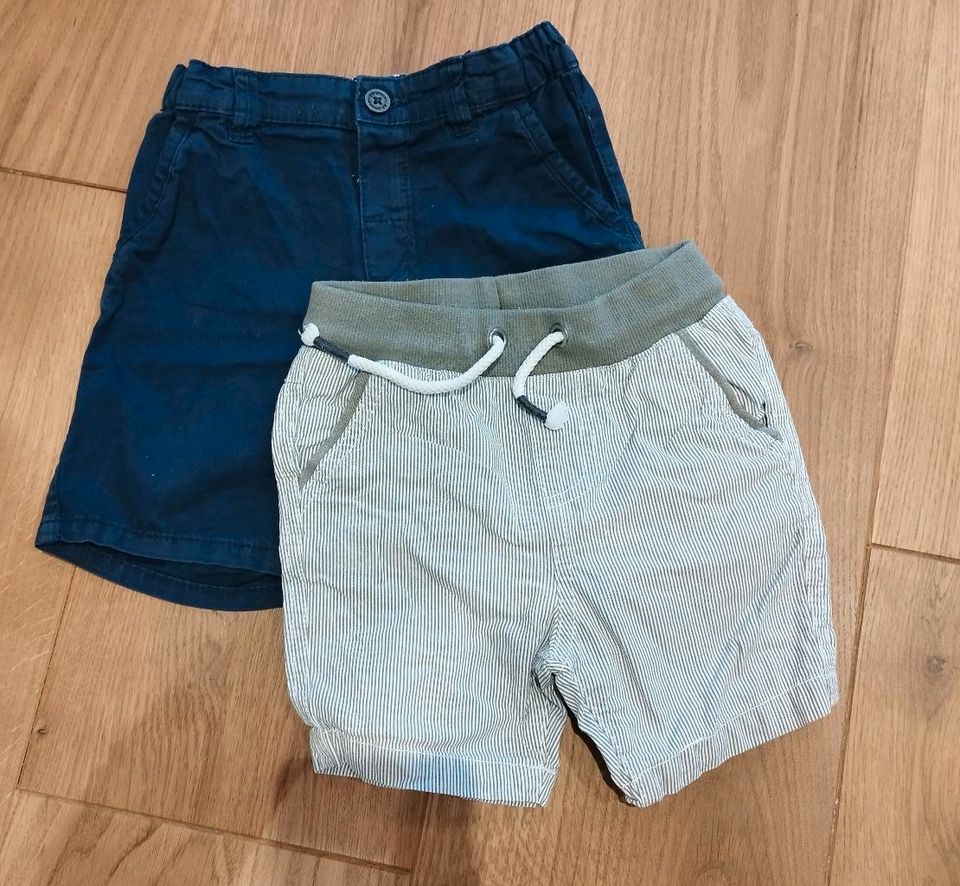 Kurze Hosen Shorts h&m topomini 86 in Erkrath