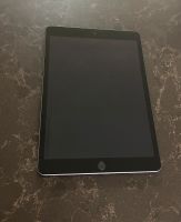 Apple iPad 8. Gen. inkl. original Keyboard und Applepen Schleswig-Holstein - Fockbek Vorschau