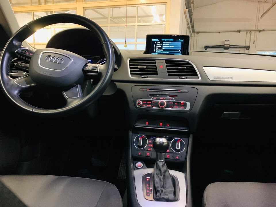 Audi Q3 quattro Navi LED PSDACH RCam Sitzhzg Klima in Bad Vilbel
