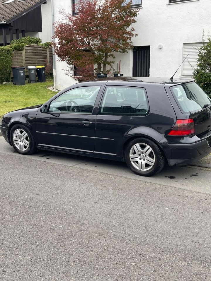 Volkswagen Golf 1.4 Special Special in Siegen