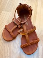 BUFFALO Römersandalen Sandalen Ledersandalen Leder 38 Np 80€ Nordrhein-Westfalen - Iserlohn Vorschau