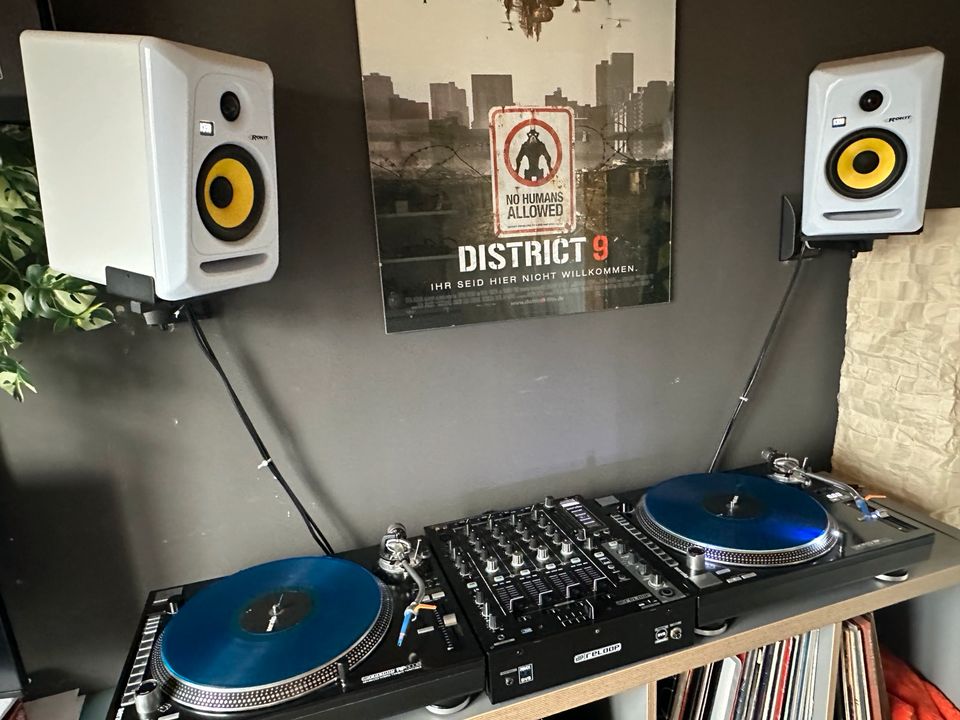 Reloop DJ Pult/Set/Turntables | RMX90, RP8000, KRK Rokit 5 in Dahlewitz