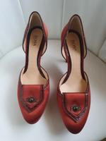 Hugo Boss high heels Pumps Barock Stil Gr. 39 wie Neu Baden-Württemberg - Reutlingen Vorschau