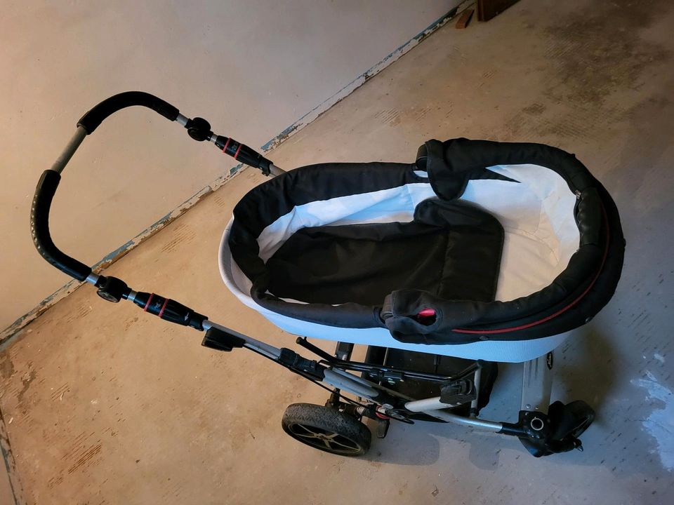 Kinderwagen in Morschen