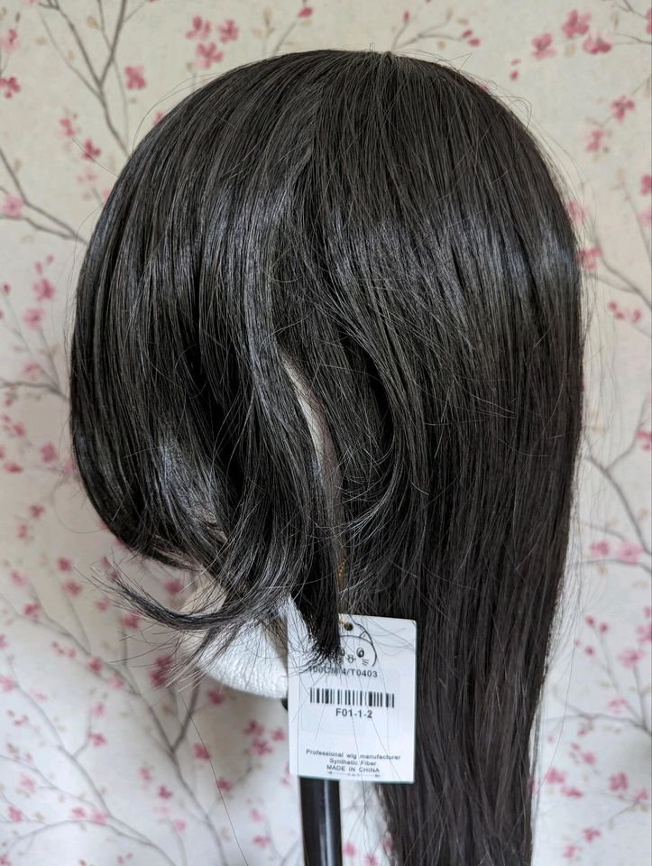 Perücke wig cosplay dunkelgrau Lang 100cm in Bad Soden am Taunus