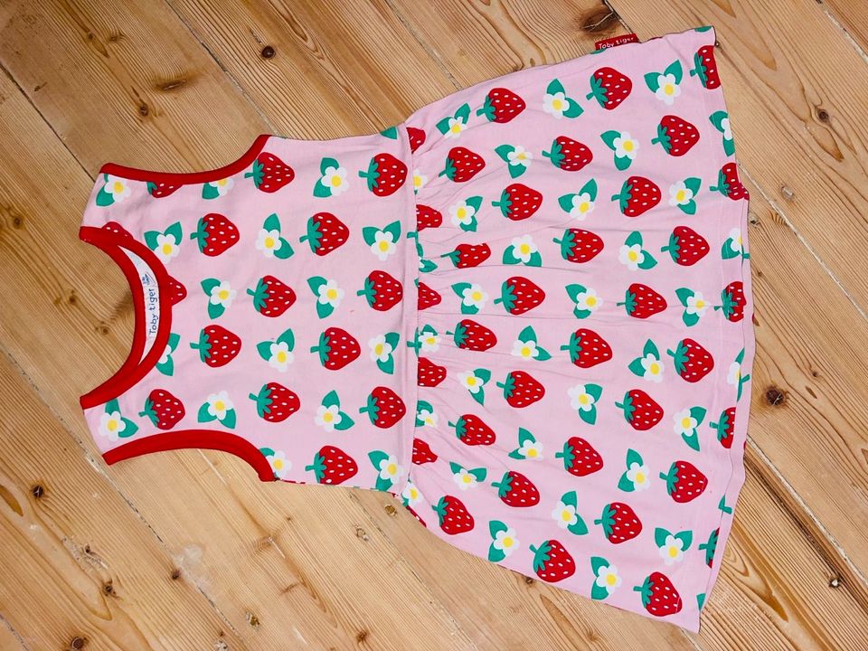 Toby Tiger Gr.104 wie Neu Kleid kbA Erdbeeren 3-4 Jahre Tunika in Bad Tennstedt