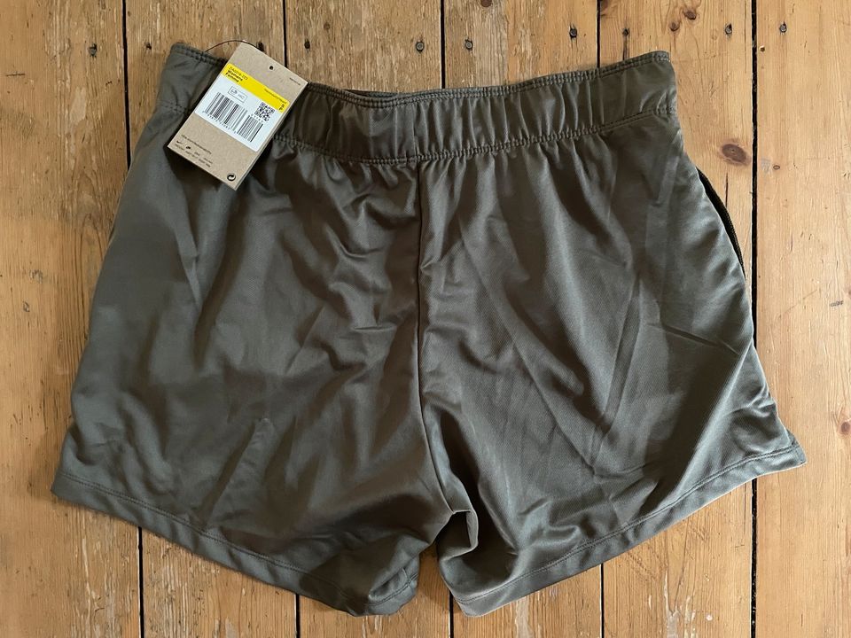 Nike Shorts Dri-Fit NEU in Bielefeld