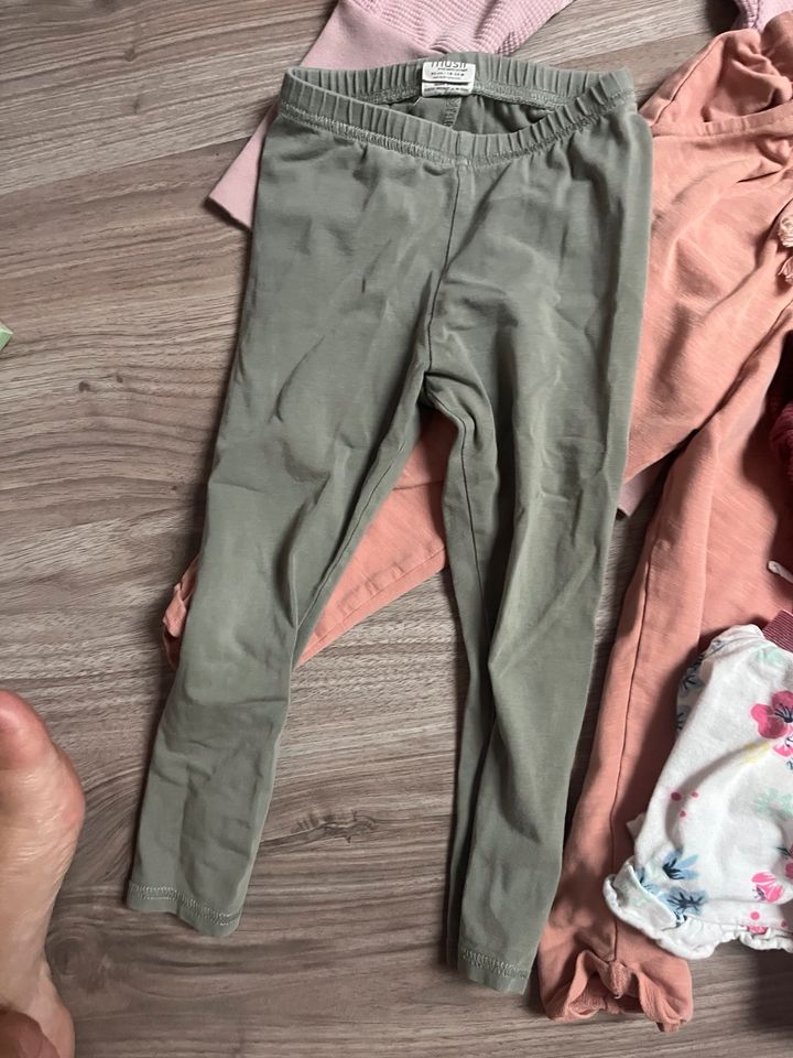 Mädchen Set Paket Kleider, Hosen , 80/86/92 zara , Nordkidz,H&M in Hoisdorf 